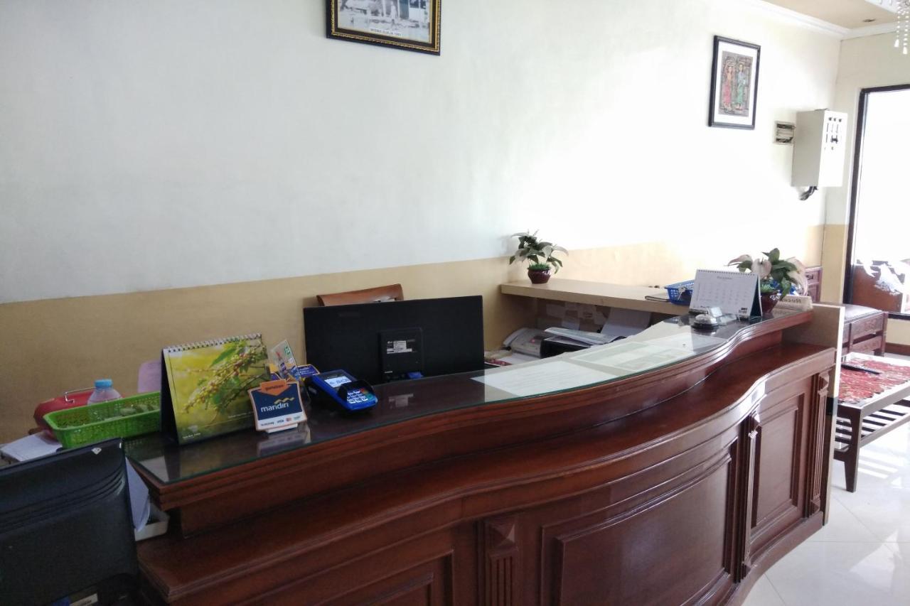 Oyo 2671 Wisma Djaja Syariah Bojonegoro Экстерьер фото