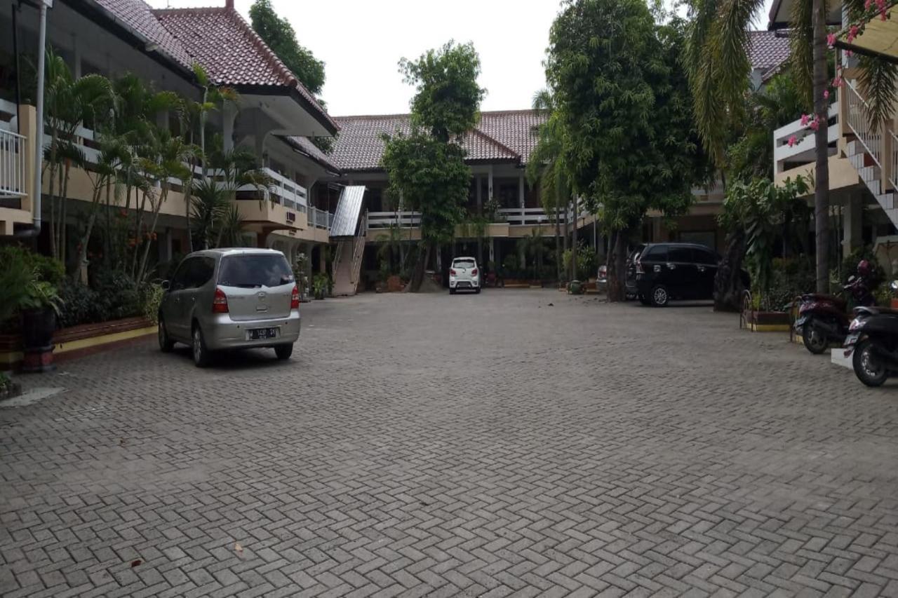 Oyo 2671 Wisma Djaja Syariah Bojonegoro Экстерьер фото