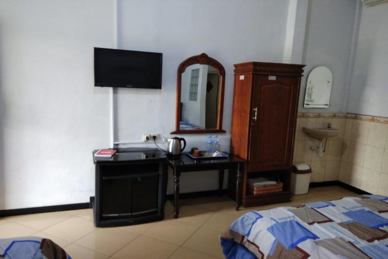 Oyo 2671 Wisma Djaja Syariah Bojonegoro Экстерьер фото