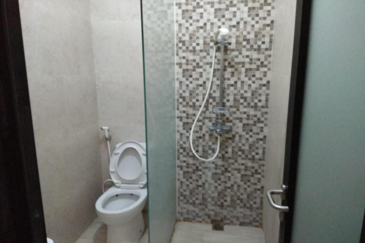 Oyo 2671 Wisma Djaja Syariah Bojonegoro Экстерьер фото