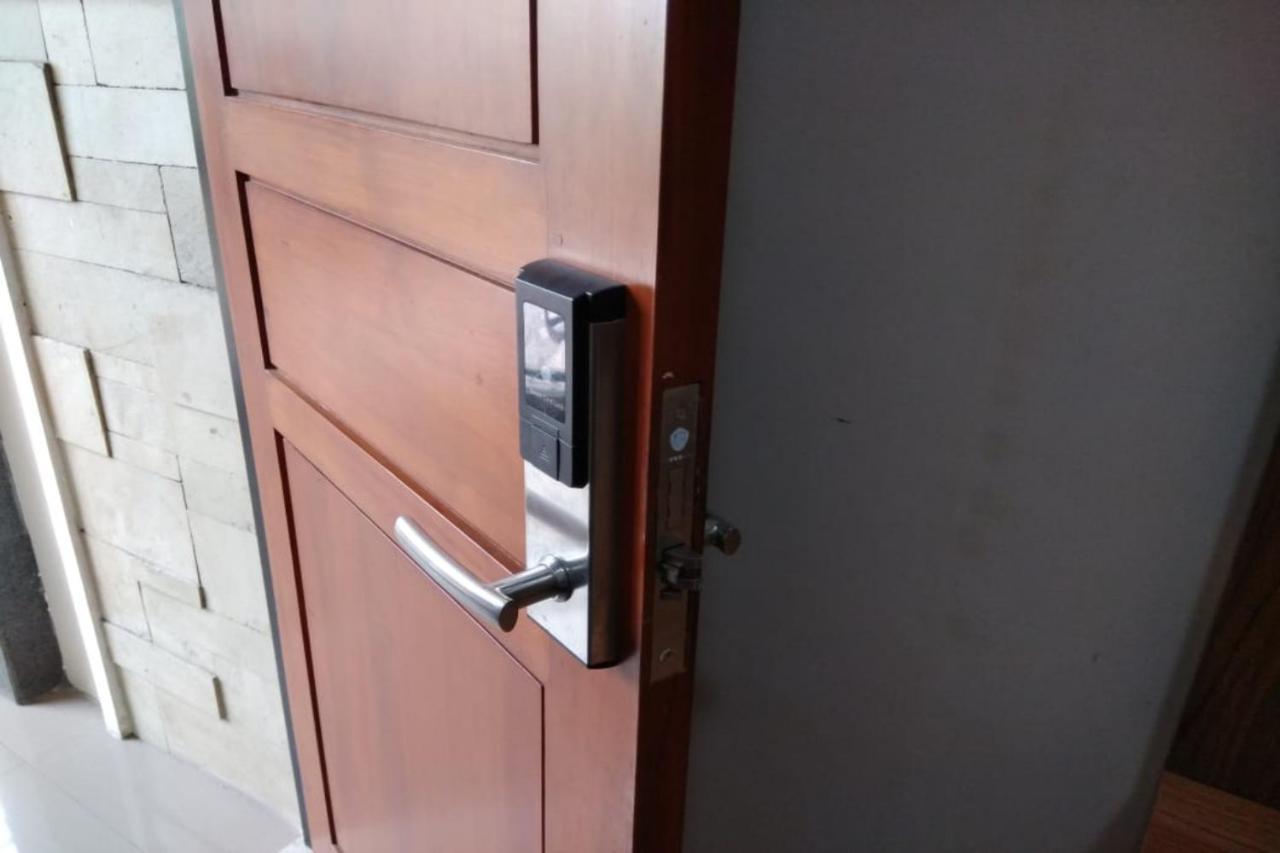 Oyo 2671 Wisma Djaja Syariah Bojonegoro Экстерьер фото